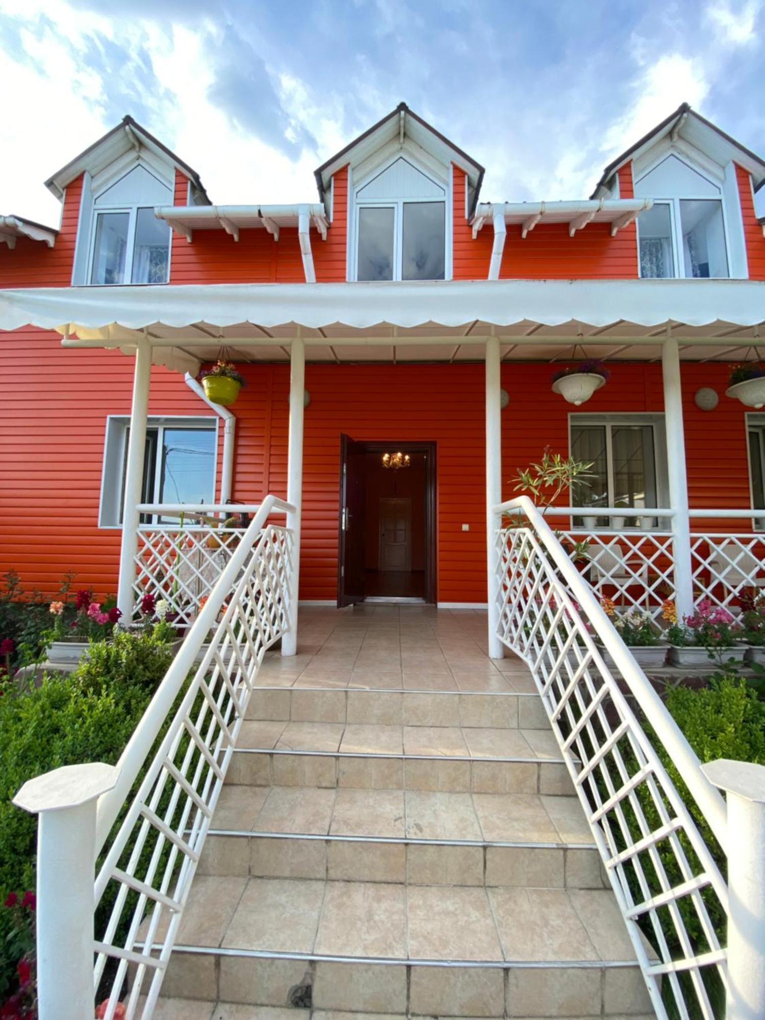 Osobyi Guest House Cholpon-Ata Exterior photo