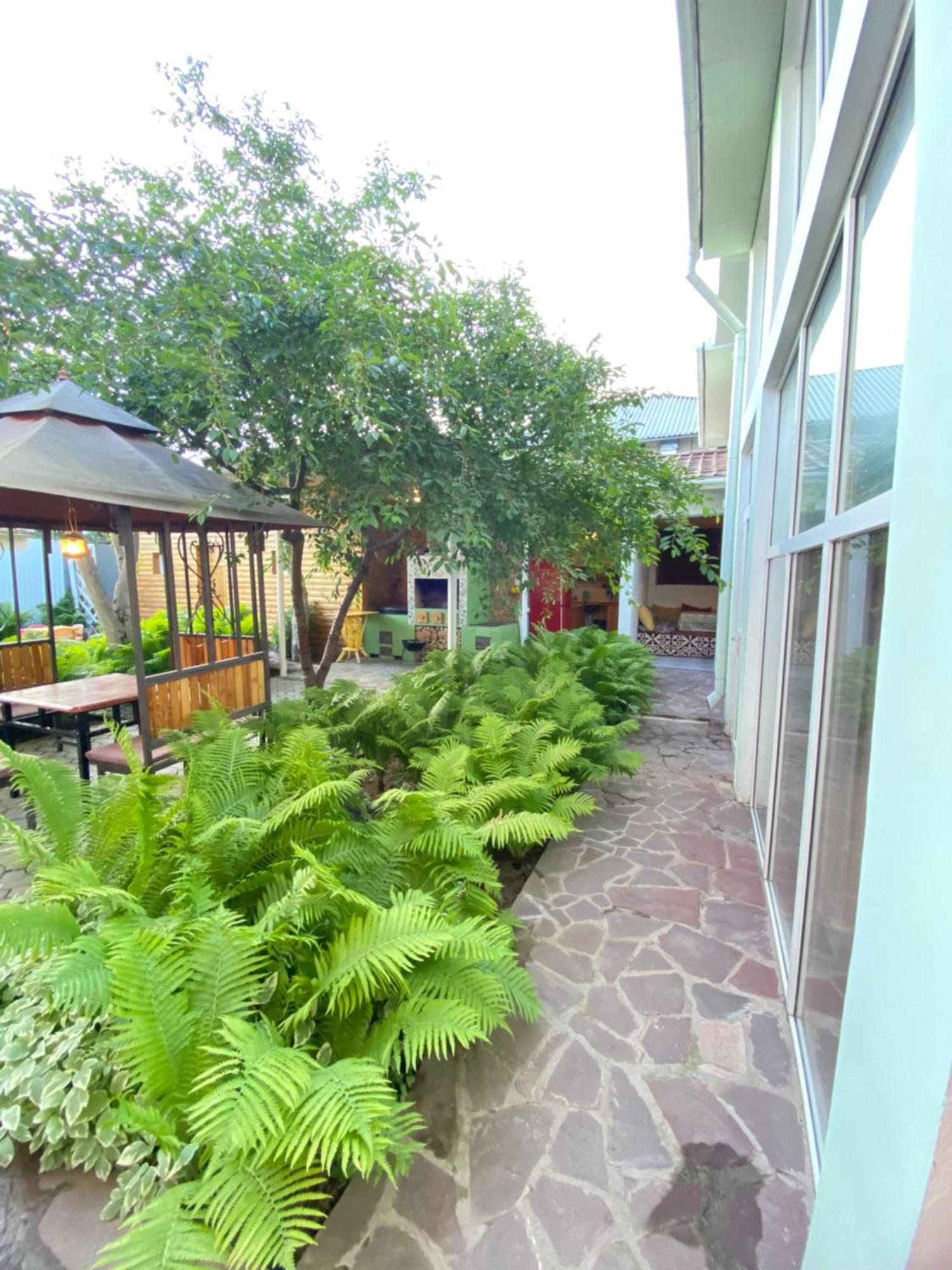 Osobyi Guest House Cholpon-Ata Exterior photo